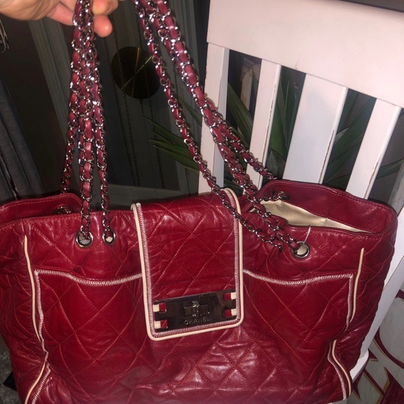 Very large East West Chanel red handbag. Great preowned condition. - Picture 2 of 13